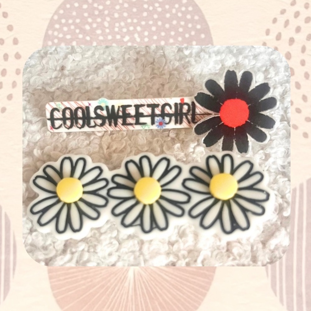 🎉🎉Daisy Hair Clip Set - Black & White Floral Accent